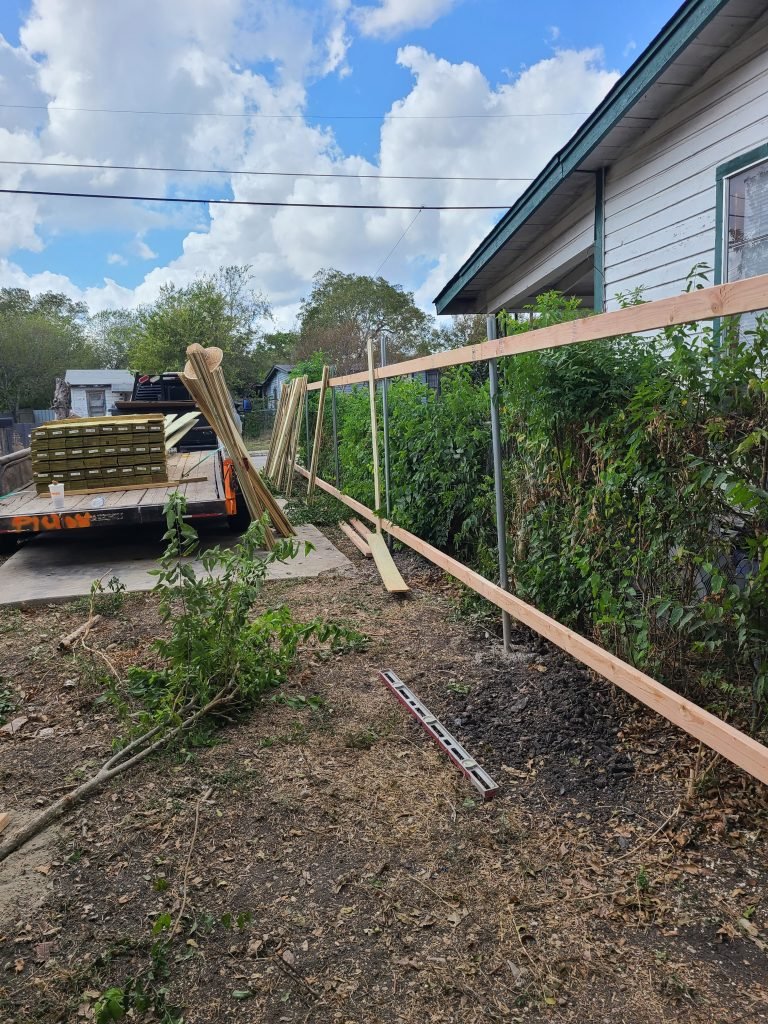 new fence with metal posts san antonio